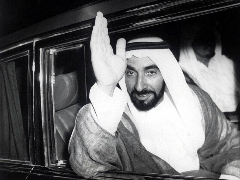 الموت يغيب أحمد محمود المحمود أول سكرتير خاص للشيخ زايد عن عمر 99 عاماً